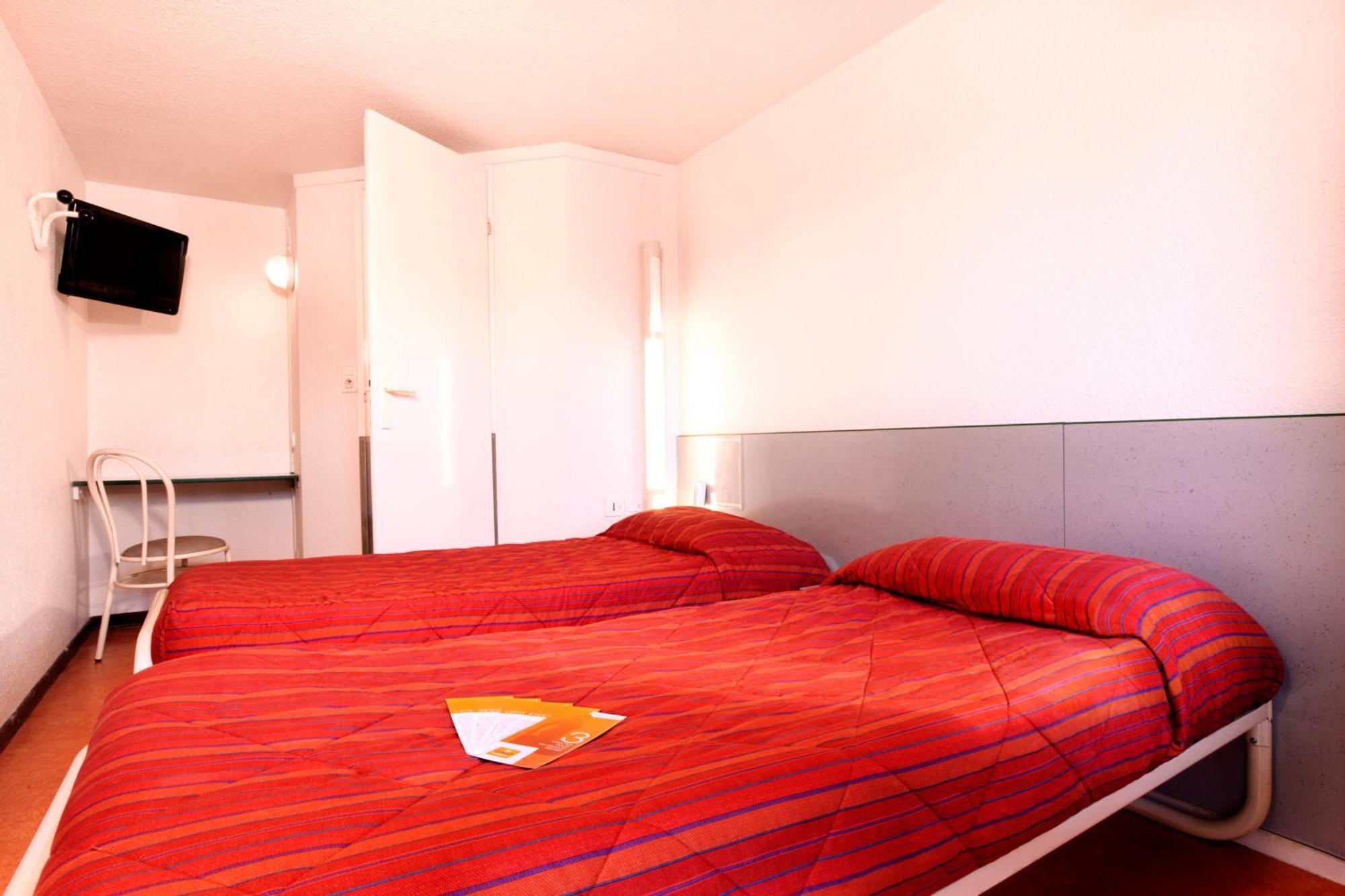 Premiere Classe Evreux Évreux Quarto foto A typical room at a Campanile hotel