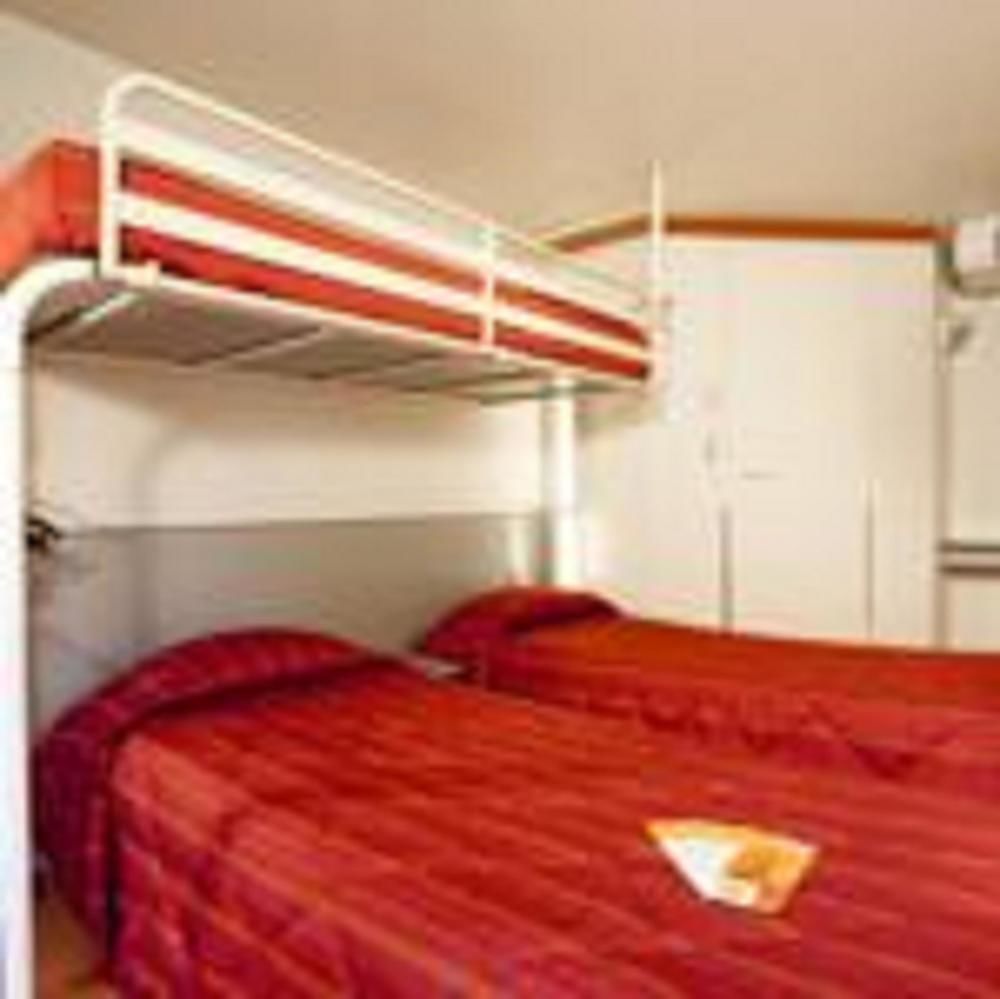Premiere Classe Evreux Évreux Exterior foto A bunk bed