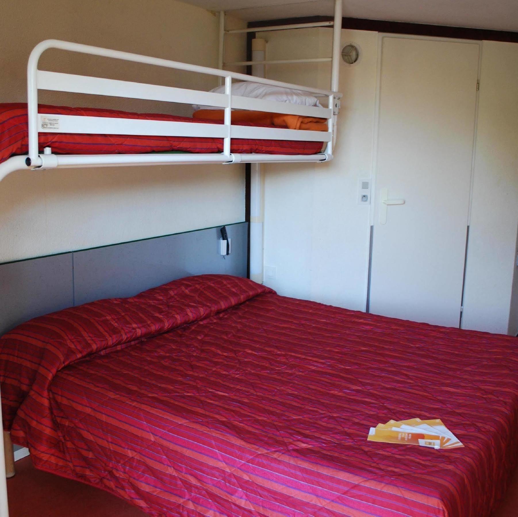 Premiere Classe Evreux Évreux Exterior foto A bunk bed in a hotel room